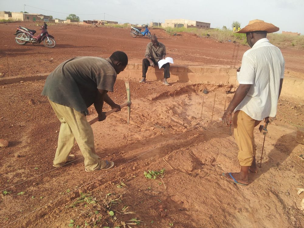 3. Premiers coups de pioche_5 mai 2014