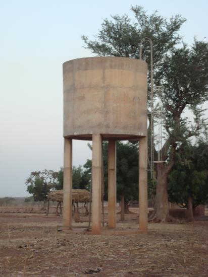 Yako secteur 7 : Chateau d'eau de 13.000 litres