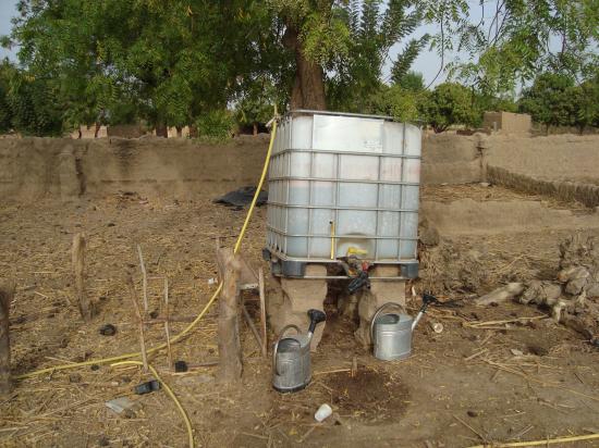 Imasgo : Réserve d'eau pour goutte à goutte